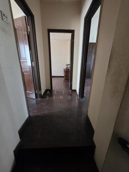 Rumah Teres 2.5-Tingkat untuk Dijual di Gasing Indah (Petaling Jaya) - Baljeet Singh - Corridor - PropertyGuru.com.my