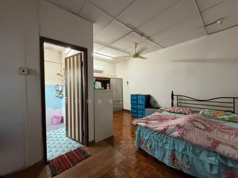 2-storey Terraced House for Sale in Taman Mayang (Petaling Jaya) - Richard Liew - Bedroom - PropertyGuru.com.my