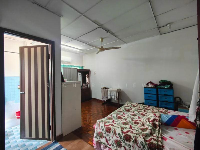 2-storey Terraced House for Sale in Taman Mayang (Petaling Jaya) - Richard Liew - Bedroom - PropertyGuru.com.my