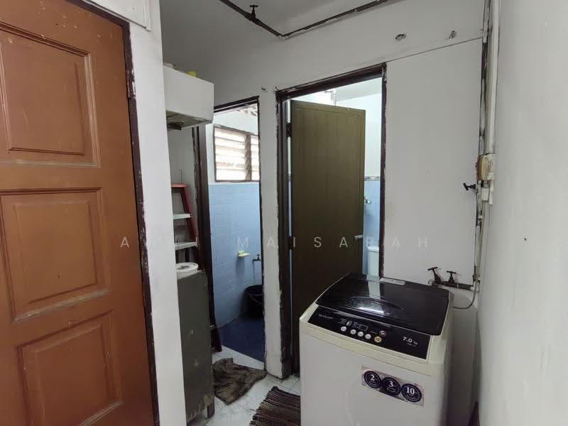 Rumah Teres 1-Tingkat untuk Dijual di Seksyen 17 (Shah Alam) - Aini Maisarah - Bathroom - PropertyGuru.com.my