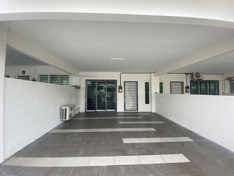 Rumah Teres untuk Disewa di Bandar Sri Sendayan (Negeri Sembilan) - Kah Hee Lim - Exterior - PropertyGuru.com.my