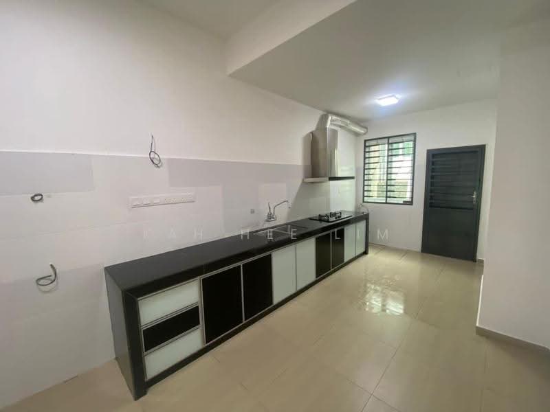 Rumah Teres untuk Disewa di Bandar Sri Sendayan (Negeri Sembilan) - Kah Hee Lim - Kitchen - PropertyGuru.com.my