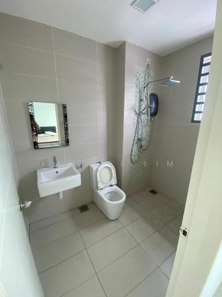 Rumah Teres untuk Disewa di Bandar Sri Sendayan (Negeri Sembilan) - Kah Hee Lim - Bathroom - PropertyGuru.com.my