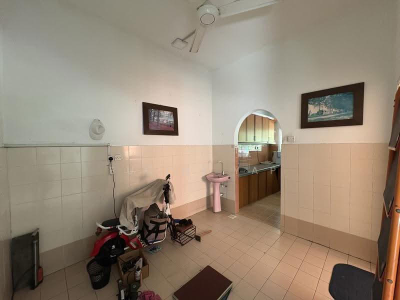 Rumah Teres untuk Dijual di Taman Desa Karunmas (Balakong) - Eugene Yap - Kitchen - PropertyGuru.com.my
