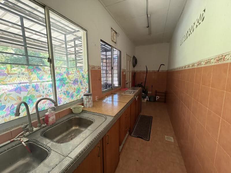 Rumah Teres untuk Dijual di Taman Desa Karunmas (Balakong) - Eugene Yap - Kitchen - PropertyGuru.com.my