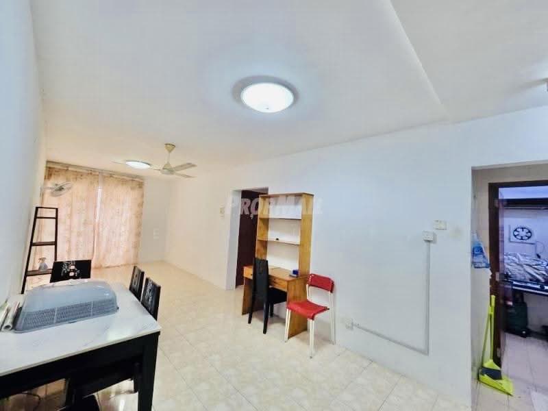 Pangsapuri untuk Disewa di Damai Apartment - Erin Yusof - Living Room - PropertyGuru.com.my