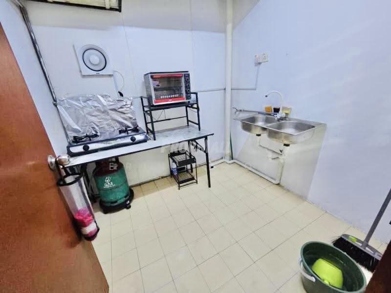 Pangsapuri untuk Disewa di Damai Apartment - Erin Yusof - Kitchen - PropertyGuru.com.my