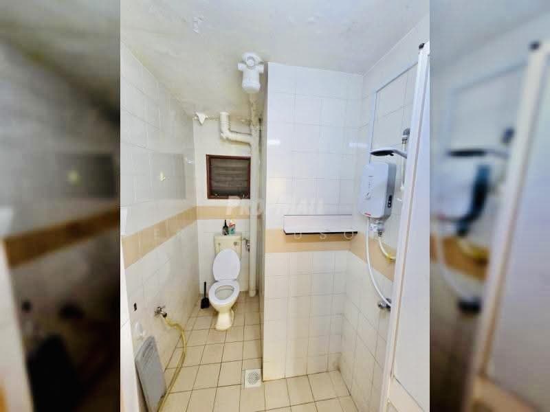 Pangsapuri untuk Disewa di Damai Apartment - Erin Yusof - Bathroom - PropertyGuru.com.my