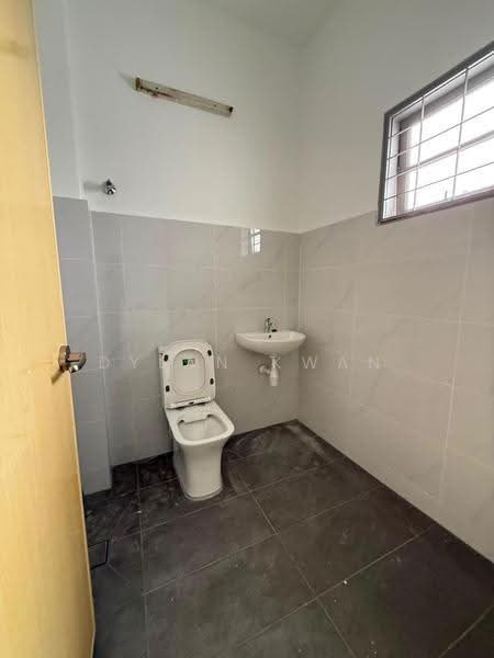 Rumah Teres 2-Tingkat untuk Dijual di Usj 3 (Subang Jaya) - Dylan Kwan - Bathroom - PropertyGuru.com.my