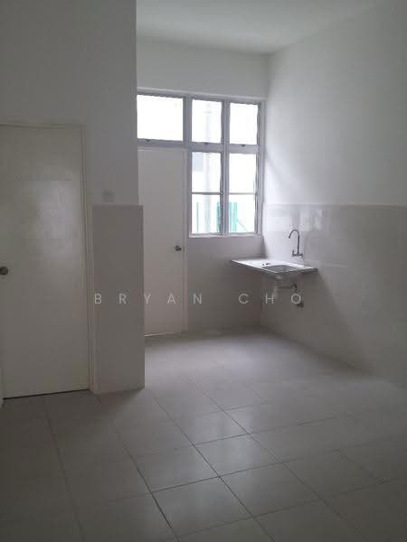 Rumah Teres untuk Disewa di Taman Dato Demang (Seri Kembangan) - Bryan Cho - Kitchen - PropertyGuru.com.my