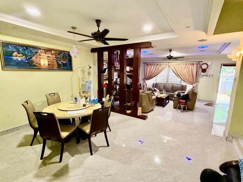 3-storey Terraced House for Sale in Laman Rimbunan (Kepong) - Jack Yap - Living Room - PropertyGuru.com.my