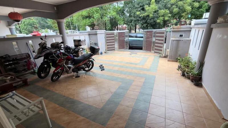 3-storey Terraced House for Sale in Laman Rimbunan (Kepong) - Jack Yap - Exterior - PropertyGuru.com.my