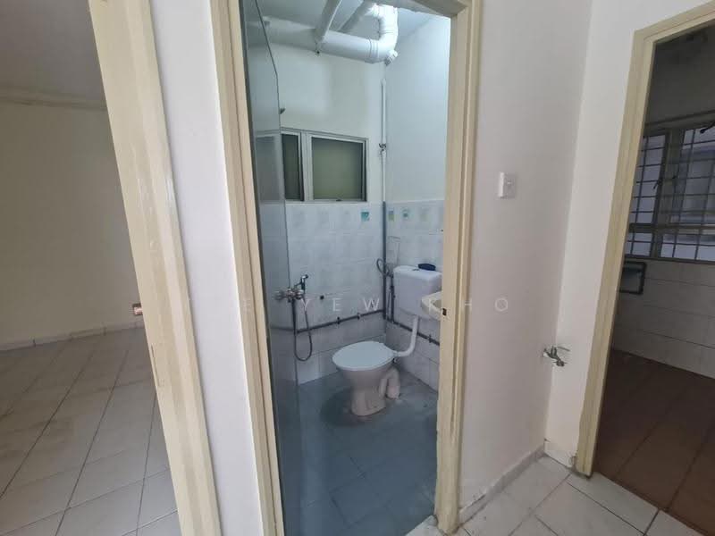 Kondominium untuk Dijual di Endah Ria - Yee Yew Kho - Bathroom - PropertyGuru.com.my