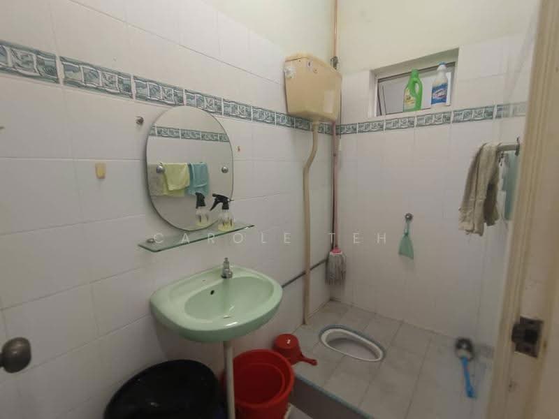 2-storey Terraced House for Sale in Taman Overseas Union (Taman Oug) (Jalan Klang Lama (Old Klang Road)) - Carole Teh - Bathroom - PropertyGuru.com.my