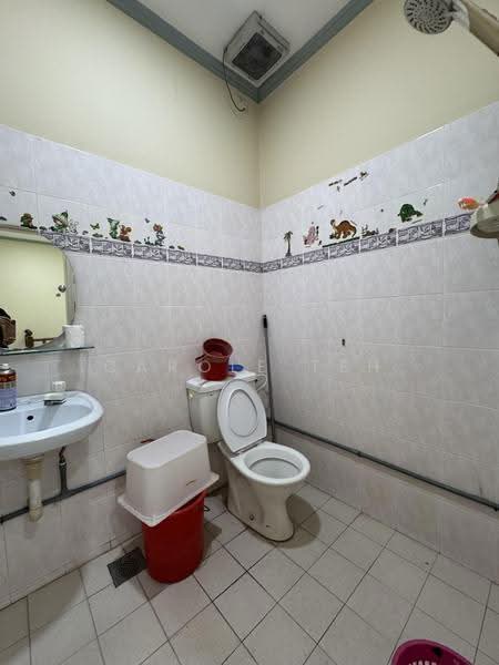 2-storey Terraced House for Sale in Taman Overseas Union (Taman Oug) (Jalan Klang Lama (Old Klang Road)) - Carole Teh - Bathroom - PropertyGuru.com.my
