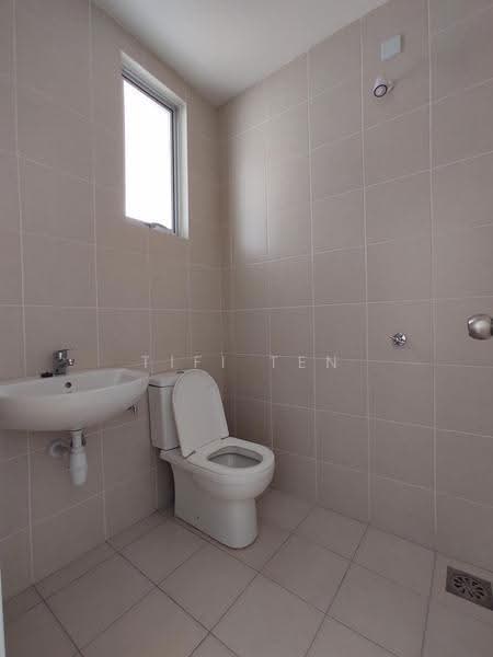 1-storey Terraced House for Sale in Bandar Enstek (Negeri Sembilan) - Tifi Ten - Bathroom - PropertyGuru.com.my