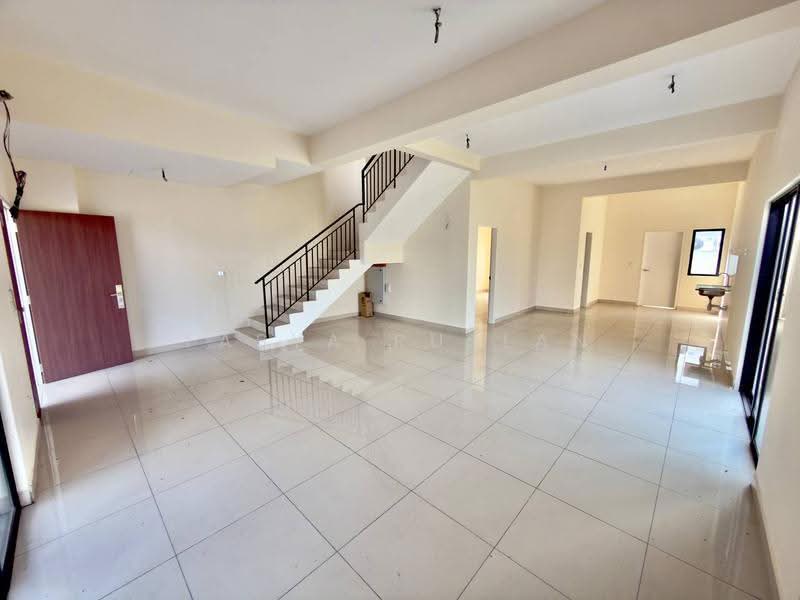 3-storey Terraced House for Sale in Ukay Bistari (Ulu Kelang) - Tasya Ruslan - Living Room - PropertyGuru.com.my