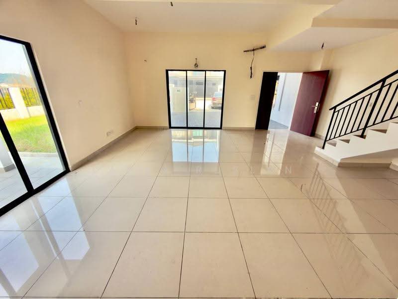 3-storey Terraced House for Sale in Ukay Bistari (Ulu Kelang) - Tasya Ruslan - Living Room - PropertyGuru.com.my