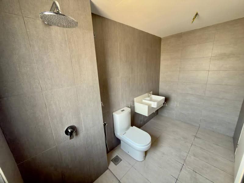 3-storey Terraced House for Sale in Ukay Bistari (Ulu Kelang) - Tasya Ruslan - Bathroom - PropertyGuru.com.my