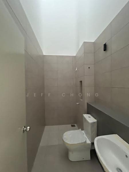 2-storey Terraced House for Sale in Telok Panglima Garang (Selangor) - Jeff Chong - Bathroom - PropertyGuru.com.my