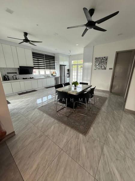 Bungalow House untuk Dijual di Bandar Mahkota Cheras (Cheras) - ITA AHMAT - Kitchen - PropertyGuru.com.my