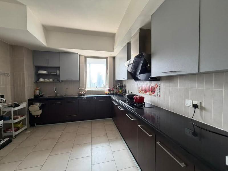 Condominium for Sale at 2 Hampshire - Mr Wan - Kitchen - PropertyGuru.com.my