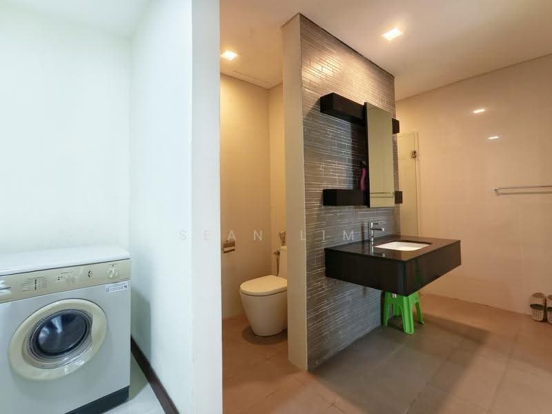 Kondominium untuk Dijual di Hampshire Residences - Sean Lim - Bathroom - PropertyGuru.com.my