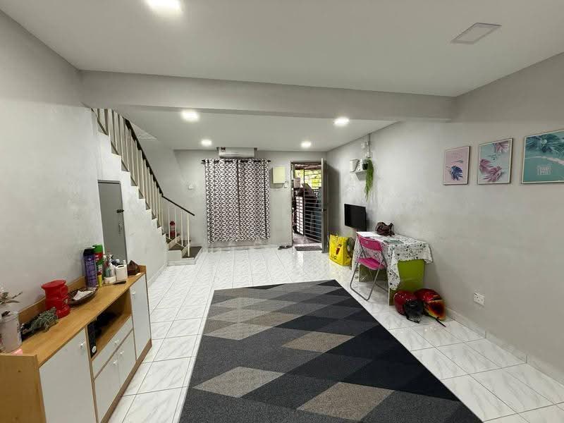 2-storey Terraced House for Sale in Taman Perindustrian Puchong (Puchong) - Liza Awi - Living Room - PropertyGuru.com.my