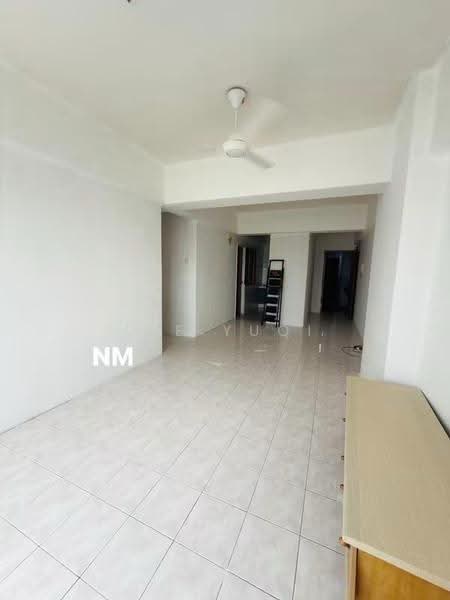 Kondominium untuk Disewa di Menara KLH Puchong - Lee Yuqi - Living Room - PropertyGuru.com.my