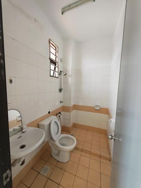 2-storey Terraced House for Sale in Ampang Saujana (Ampang) - Amir Fauzi - Bathroom - PropertyGuru.com.my