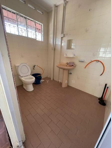 Bungalow House untuk Disewa di Taman Sri Tebrau (Johor Bahru) - Sky Tan - Bathroom - PropertyGuru.com.my