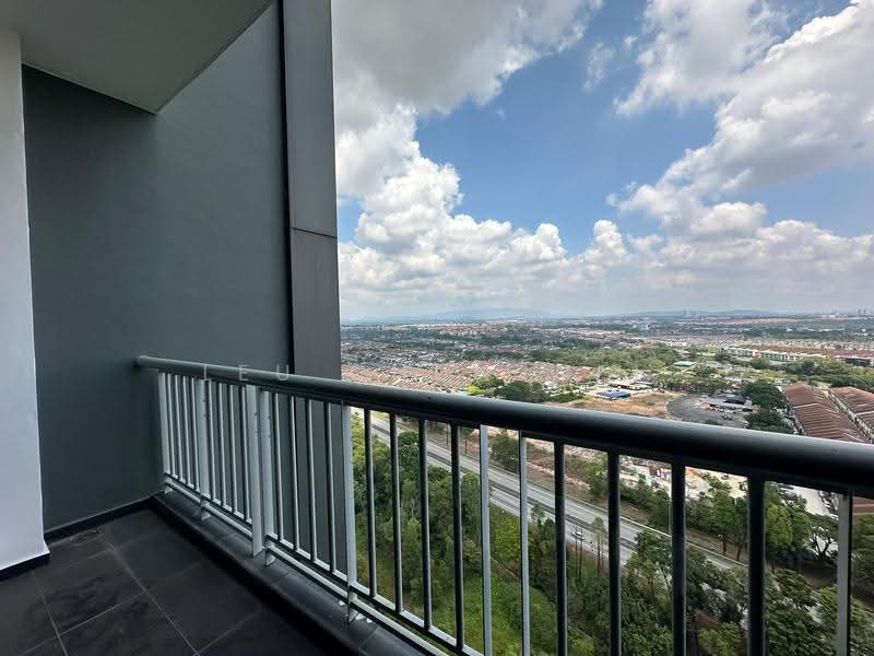 Kediaman Servis untuk Dijual di The Sky Executive Suites - Leu Chun Wei - Balcony - PropertyGuru.com.my