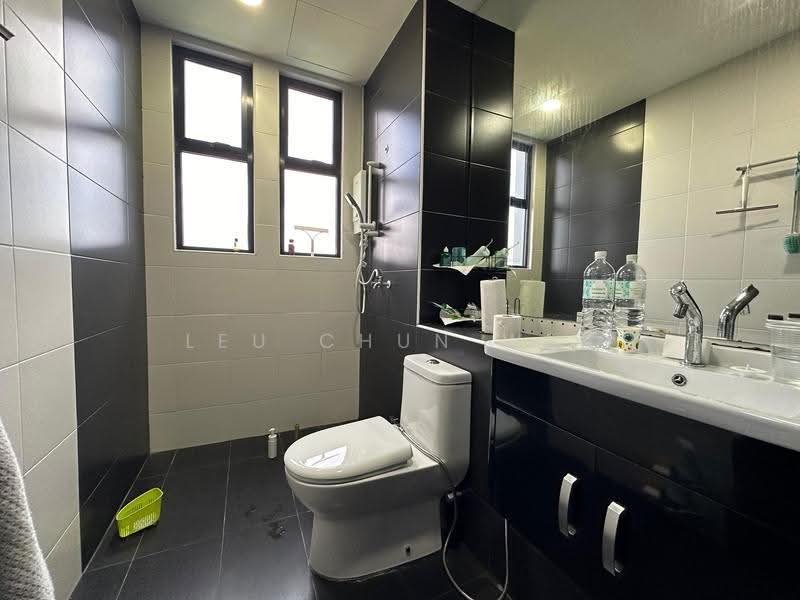 Kediaman Servis untuk Dijual di The Sky Executive Suites - Leu Chun Wei - Bathroom - PropertyGuru.com.my