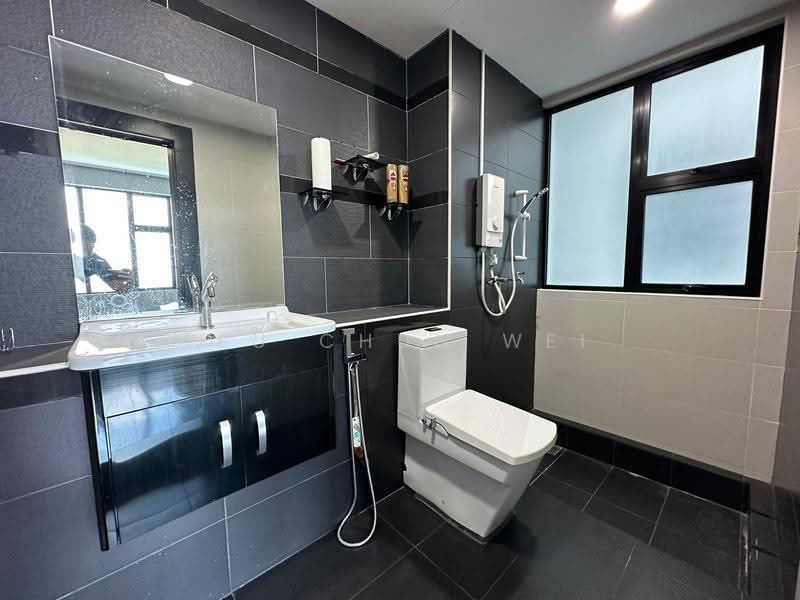 Kediaman Servis untuk Dijual di The Sky Executive Suites - Leu Chun Wei - Bathroom - PropertyGuru.com.my