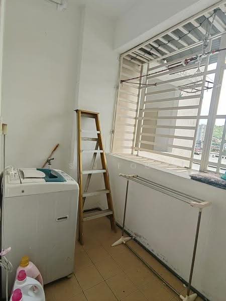 Kondominium untuk Dijual di D'Piazza - S J Foo - Balcony - PropertyGuru.com.my