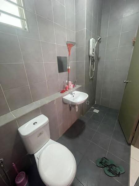 Pangsapuri untuk Disewa di Idaman Abadi - Lee Yuqi - Bathroom - PropertyGuru.com.my