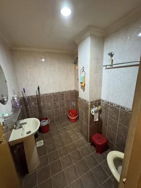 2.5-storey Terraced House for Sale in Taman Bukit Desa (Kepong) - Kelvin Hii - Bathroom - PropertyGuru.com.my