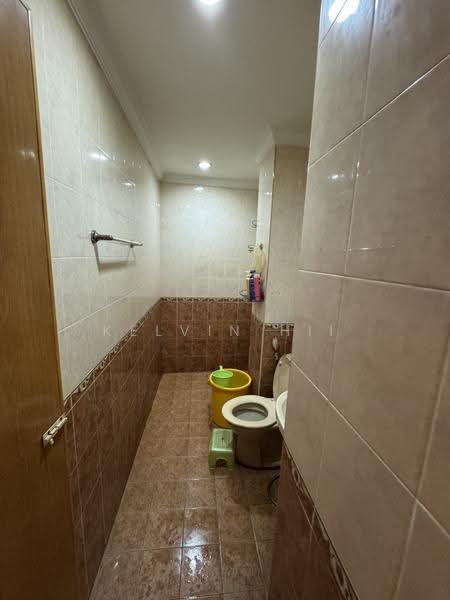 2.5-storey Terraced House for Sale in Taman Bukit Desa (Kepong) - Kelvin Hii - Bathroom - PropertyGuru.com.my