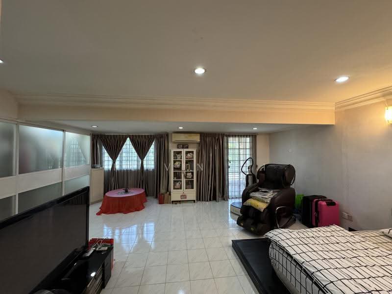 2.5-storey Terraced House for Sale in Taman Bukit Desa (Kepong) - Kelvin Hii - Living Room - PropertyGuru.com.my