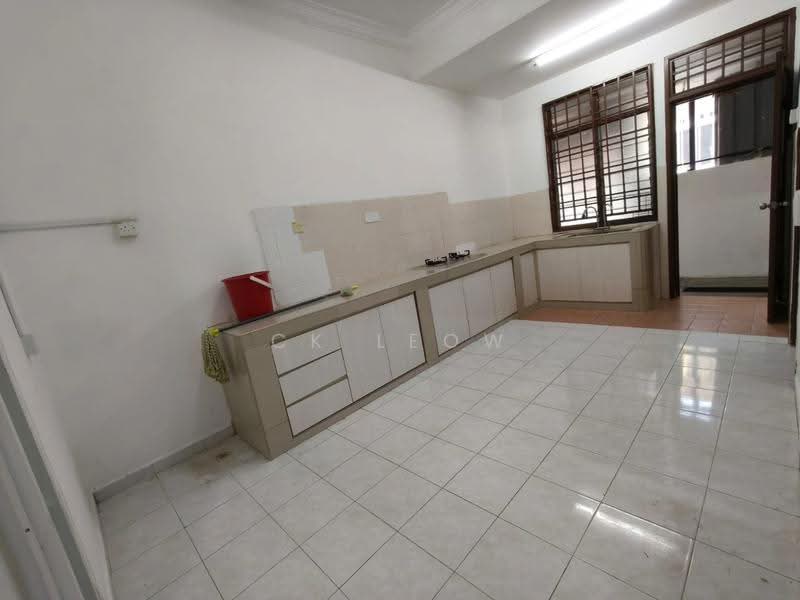 2-storey Terraced House for Sale in Pulai indah (Pulai) - Ck Leow - Kitchen - PropertyGuru.com.my