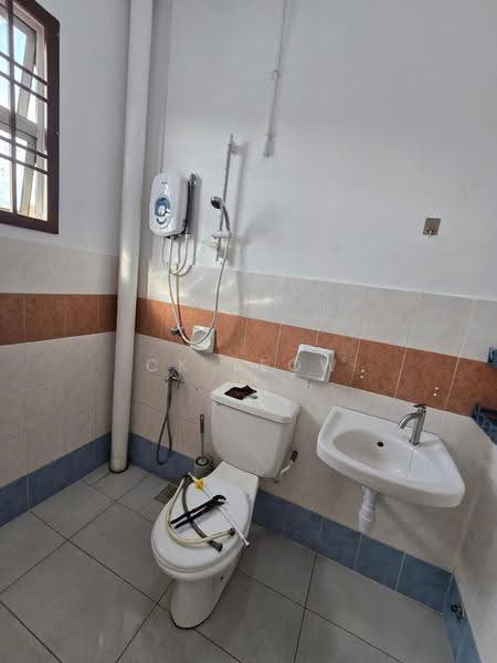2-storey Terraced House for Sale in Pulai indah (Pulai) - Ck Leow - Bathroom - PropertyGuru.com.my