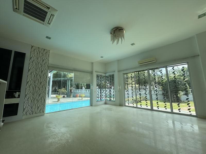 Bungalow House for Sale in Templer Park (Rawang) - Alicia Chong - Living Room - PropertyGuru.com.my