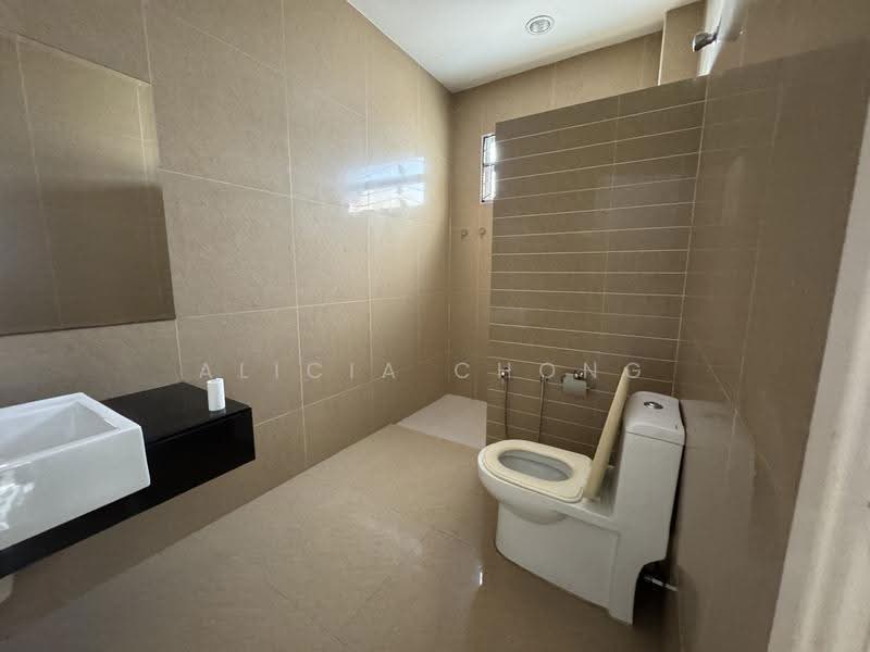 Bungalow House for Sale in Templer Park (Rawang) - Alicia Chong - Bathroom - PropertyGuru.com.my