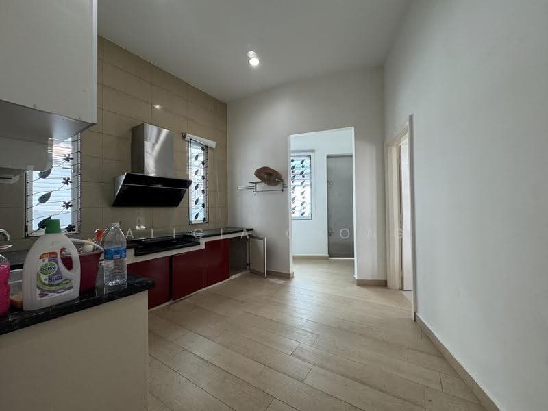 Bungalow House for Sale in Templer Park (Rawang) - Alicia Chong - Kitchen - PropertyGuru.com.my