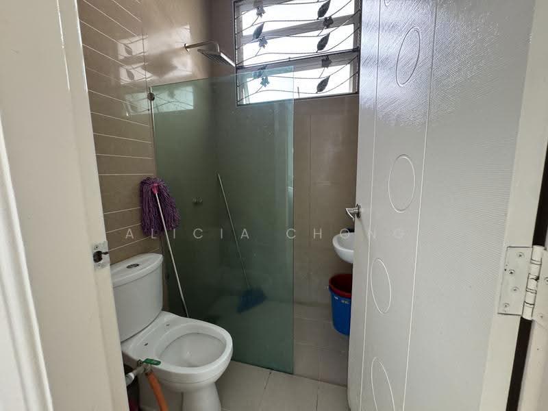 Bungalow House for Sale in Templer Park (Rawang) - Alicia Chong - Bathroom - PropertyGuru.com.my
