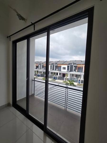 2-storey Terraced House for Sale in Telok Panglima Garang (Selangor) - Venus Sim - Balcony - PropertyGuru.com.my