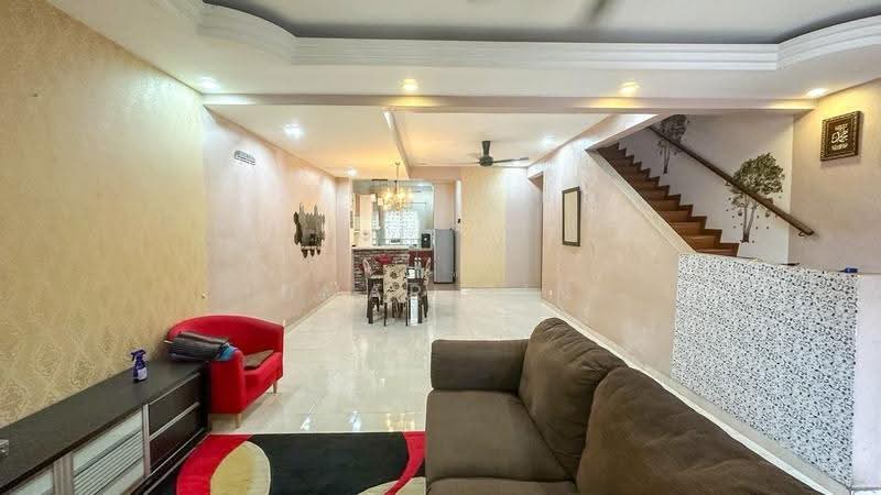 Rumah Teres untuk Dijual di Shah Alam (Selangor) - Umar Din - Living Room - PropertyGuru.com.my