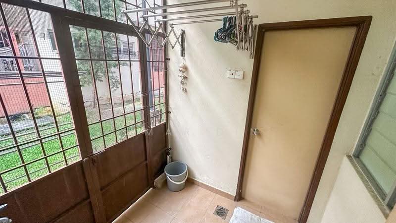 Rumah Teres untuk Dijual di Shah Alam (Selangor) - Umar Din - Balcony - PropertyGuru.com.my