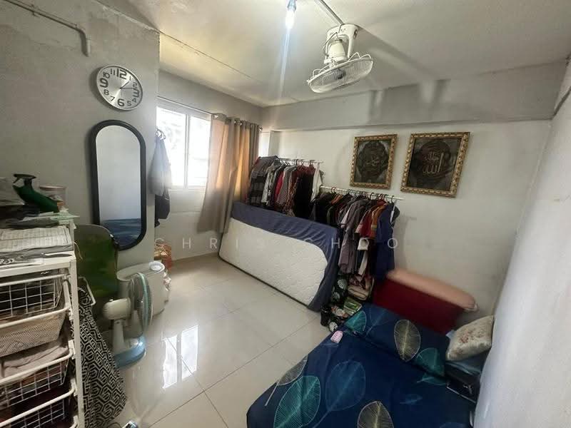 Flat for Sale at Flat Sri Kota - Chris Choo - Bedroom - PropertyGuru.com.my