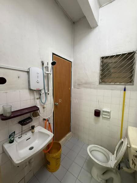 1-storey Terraced House for Sale in Kulai (Johor) - Ester Wong - Bathroom - PropertyGuru.com.my
